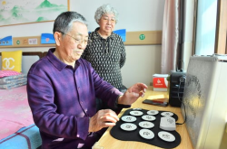 老人娱乐,探索适合老年人的娱乐活动与生活方式